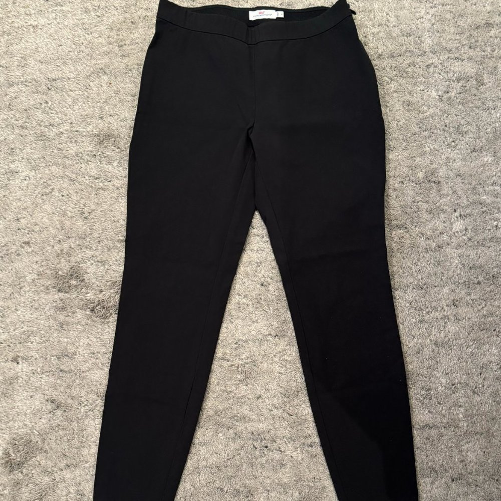Vineyard Vines Black Straight paints.